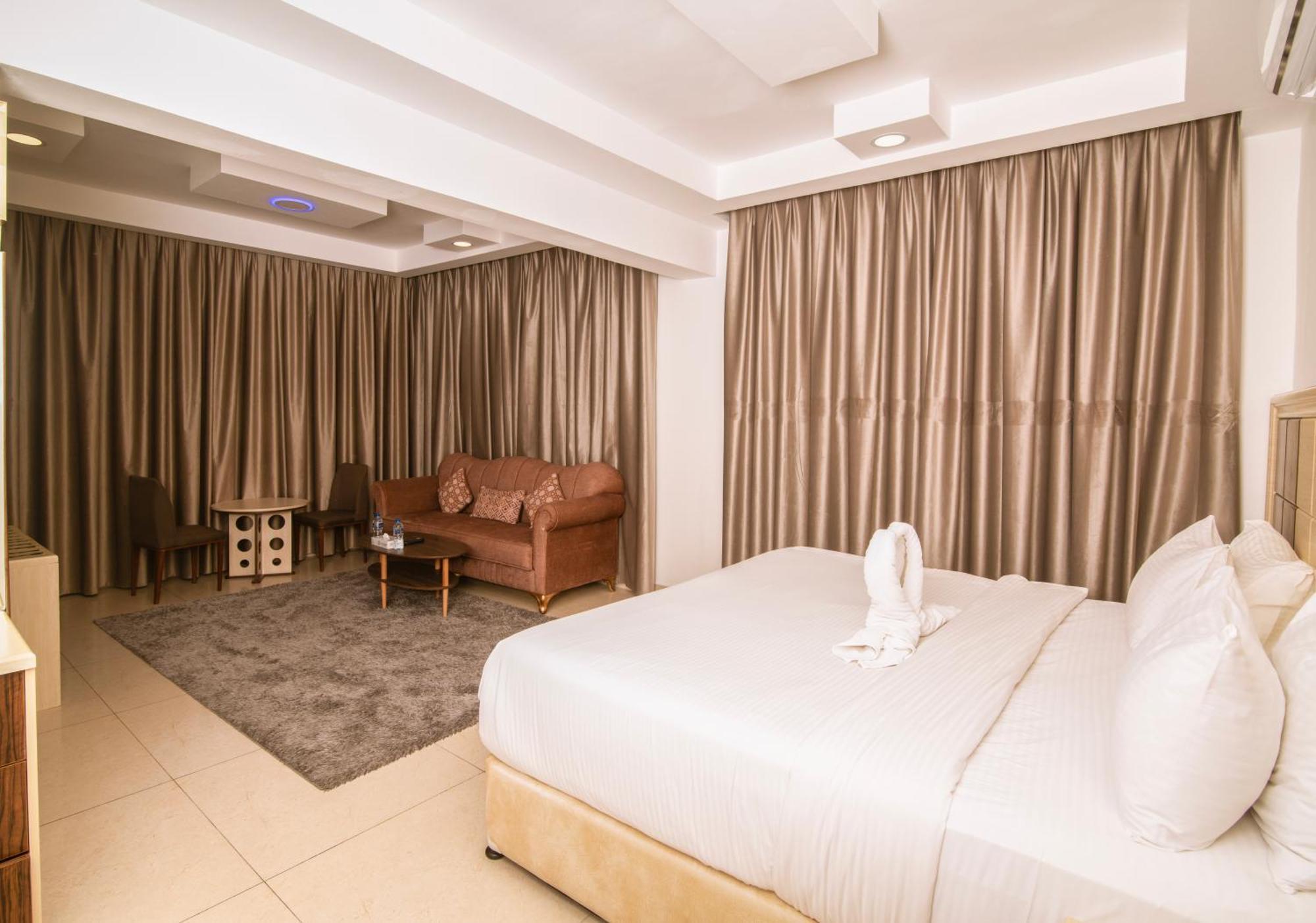 Diamond Star Hotel فندق النجمة الماسية Szíb Kültér fotó